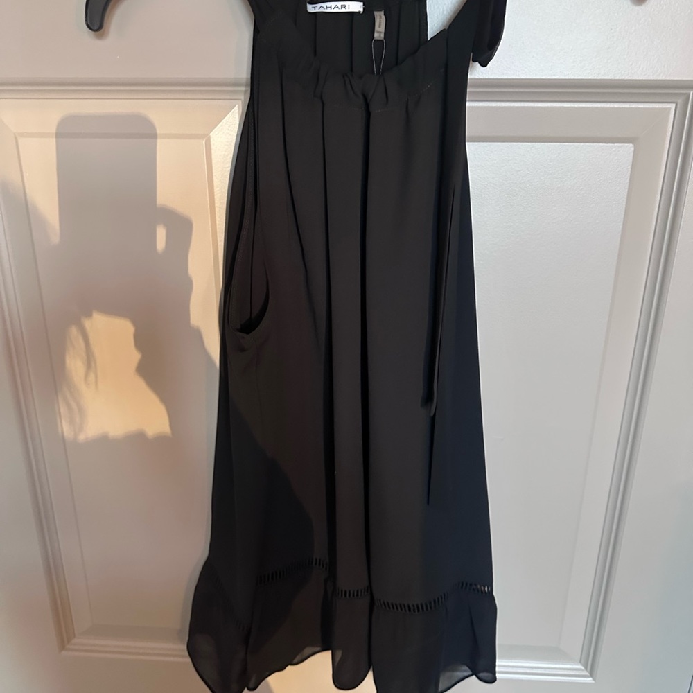 NWTs Tahari Black Sleeveless Tie Neck Swing Blouse
